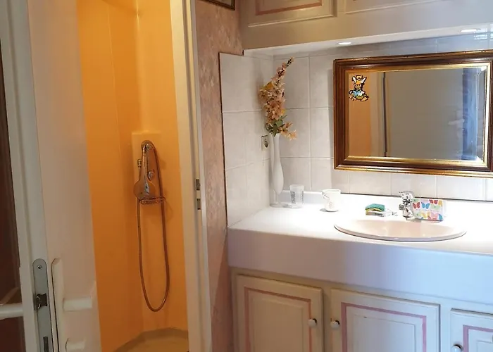 Chez Daniele - Maison Au Coeur Du Village De *